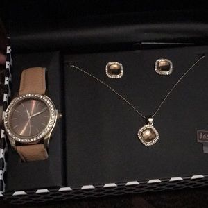 Watch set! ( watch, earring and necklace)